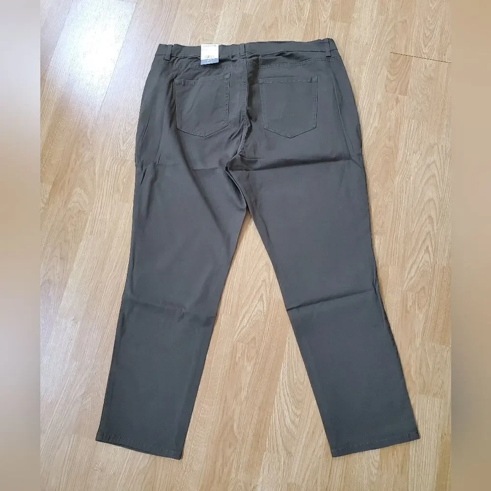 Style & Co Plus Size Mid-Rise Straight Jeans Sz 20W = 38x30